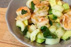 Простые рецепты вкусных салатов из креветок