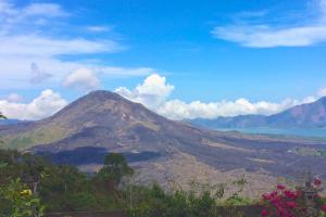 화산 Batur, 밤의 등반과 새벽 회의