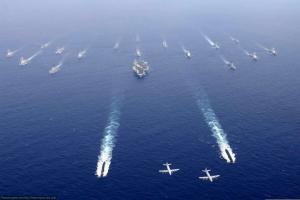 Quem é mais forte: toda a frota russa contra o porta-aviões dos EUA
